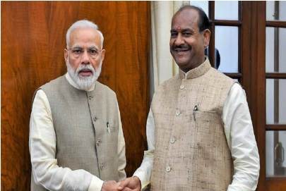 भारत के संविधान की यात्रा: पीएम मोदी और लोकसभा अध्यक्ष ओम बिर्ला की ऐतिहासिक दृष्टि