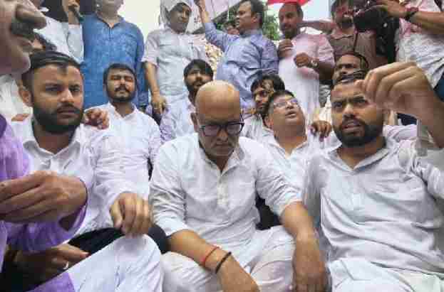सहारनपुर मस्जिद ध्वस्तीकरण पर सियासत तेज, कांग्रेस प्रदेश अध्यक्ष अजय राय हिरासत में