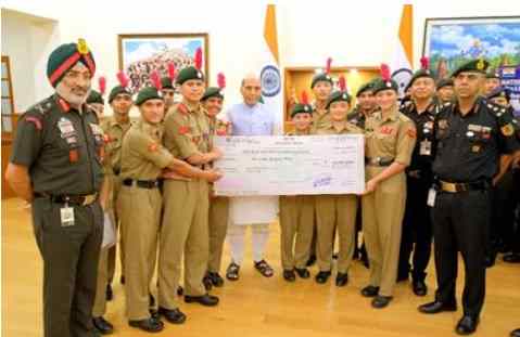 NCC Cadets' Mount Everest Victory: रक्षा मंत्री Rajnath Singh ने किया सम्मानित, ₹10 Lakh का Award दिया