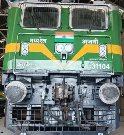 अजनी स्टेशन से चला कवच तकनीक से लैस देश का पहला रेल इंजन