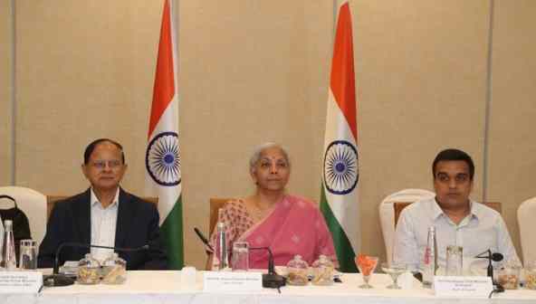 गिफ्ट सिटी समीक्षा बैठक 2026: निर्मला सीतारामन की अध्यक्षता में वित्तीय इकोसिस्टम पर चर्चा