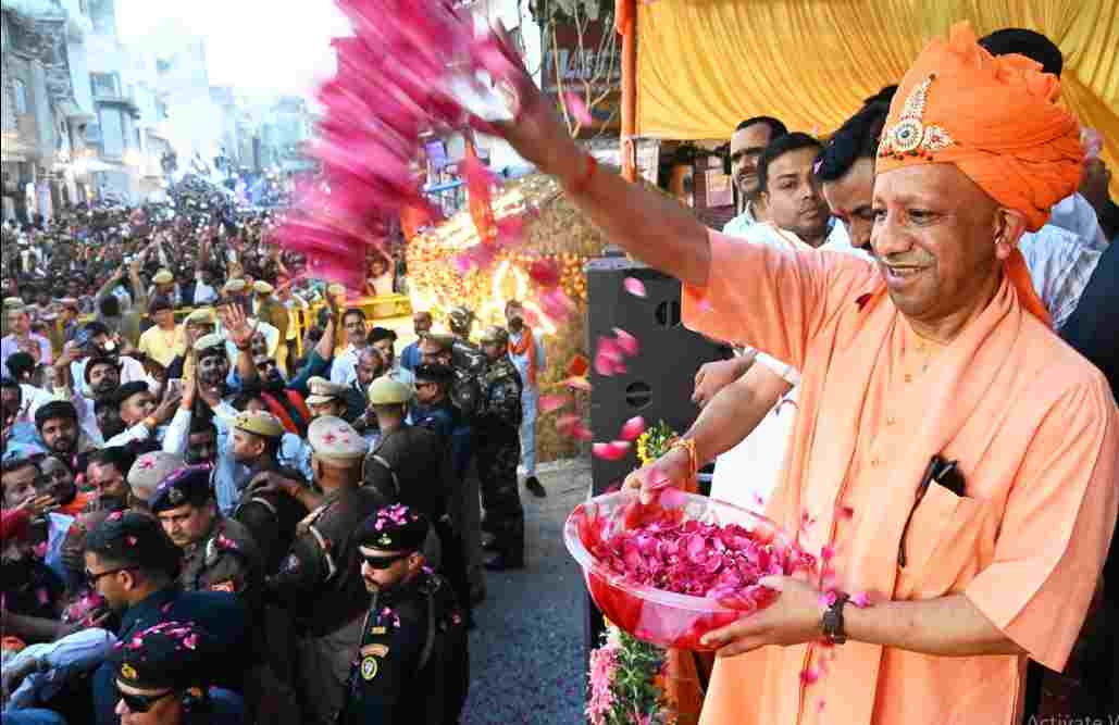 गोरखपुर में भक्त प्रह्लाद शोभायात्रा का शुभारंभ 