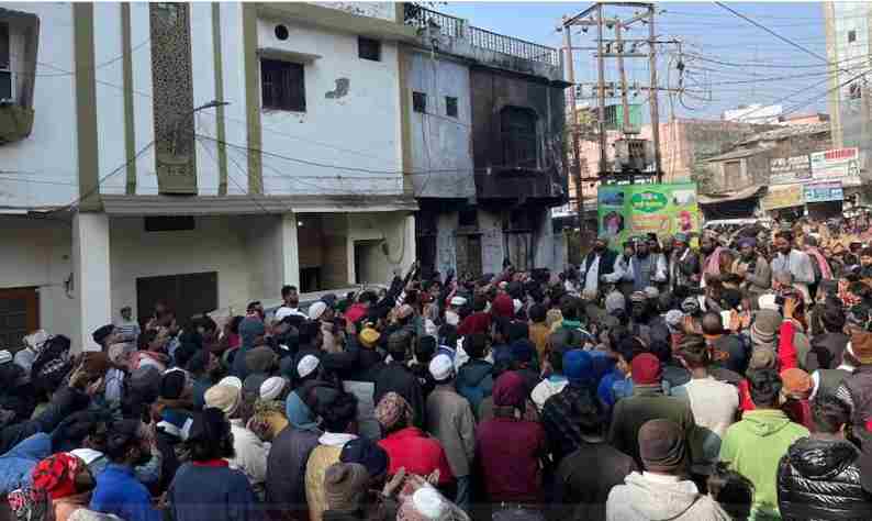 हल्द्वानी बनभूलपुरा मामला: सुप्रीम कोर्ट ने रेलवे भूमि पर कब्जा हटाने के निर्देश, पुनर्वास और ₹2000 सहायता का आदेश