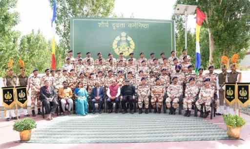 Vice President in Ladakh: सिंधु घाट, पश्मीना फार्म और ITBP जवानों से की मुलाकात