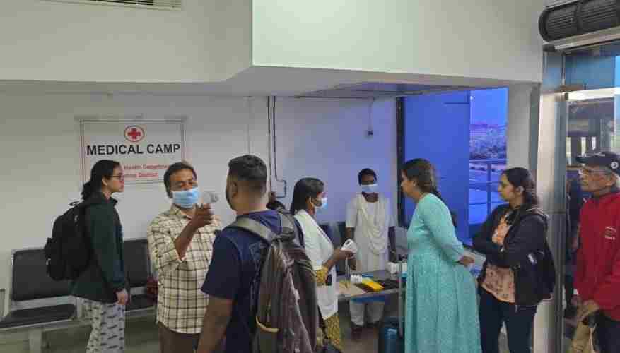 हैदराबाद एयरपोर्ट पर सूडानी यात्री में बुखार: इबोला आशंका पर स्वास्थ्य विभाग ने किया स्पष्टीकरण