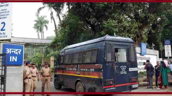 IIT Bombay Student Death | साहिल की मौत का सच क्या? परिवार के आरोपों से बढ़ा विवाद  
