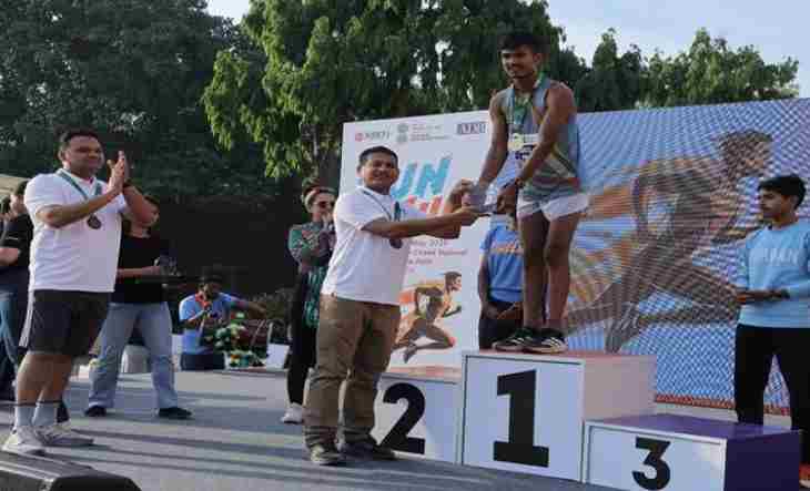 अंतर्राष्ट्रीय सूर्य दिवस 2026: ‘रन फॉर सन’ से सौर ऊर्जा मिशन को नई गति, भारत बना स्वच्छ ऊर्जा में वैश्विक लीडर