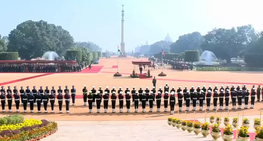 भारत में पुतिन का भव्य स्वागत: 21 तोपों की सलामी और गार्ड ऑफ ऑनर