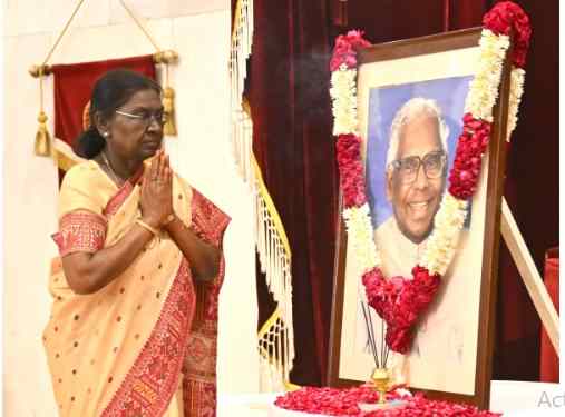 पूर्व राष्ट्रपति के.आर. नारायणन की जयंती: राष्ट्रपति द्रौपदी मुर्मु ने दी श्रद्धांजलि