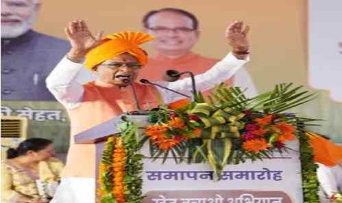खेत बचाओ अभियान पर शिवराज सिंह का जोर, किसानों को दी टिकाऊ खेती की सलाह