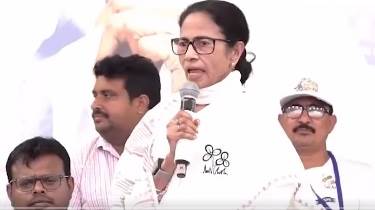 पश्चिम बंगाल में बड़ा राजनीतिक घटनाक्रम: राज्यपाल ने भंग की ममता सरकार, विधानसभा भी हुई भंग