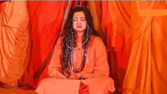 ममता कुलकर्णी ने किन्नर अखाड़ा के महामंडलेश्वर पद से दिया इस्तीफा, बोलीं– सत्य को किसी पद की ज़रूरत नहीं