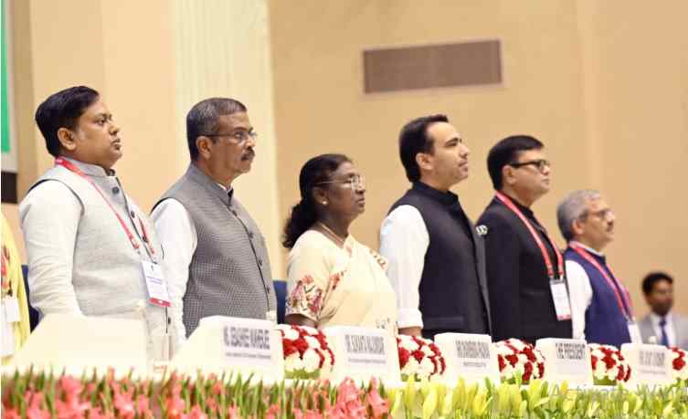 शिक्षक दिवस 2025: राष्ट्रपति द्रौपदी मुर्मु ने शिक्षकों को राष्ट्रीय पुरस्कार प्रदान किए