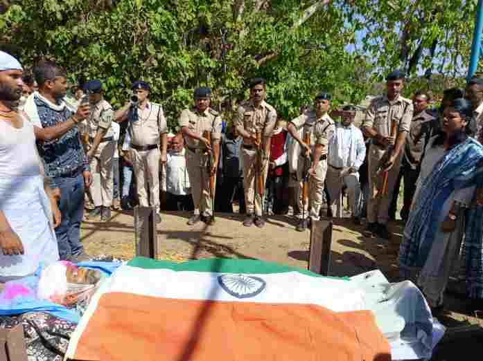 राजकीय सम्मान के साथ हुआ अंगदाता पूरनलाल का अंतिम संस्कार