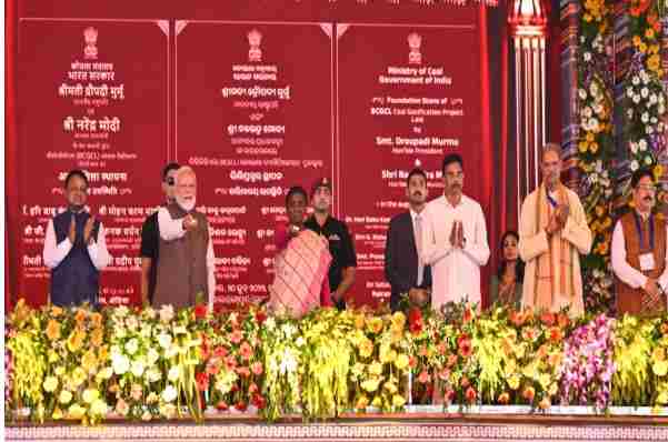 Odisha Development Push: राष्ट्रपति मुर्मू और पीएम मोदी ने 47,600 करोड़ की परियोजनाएं शुरू कीं