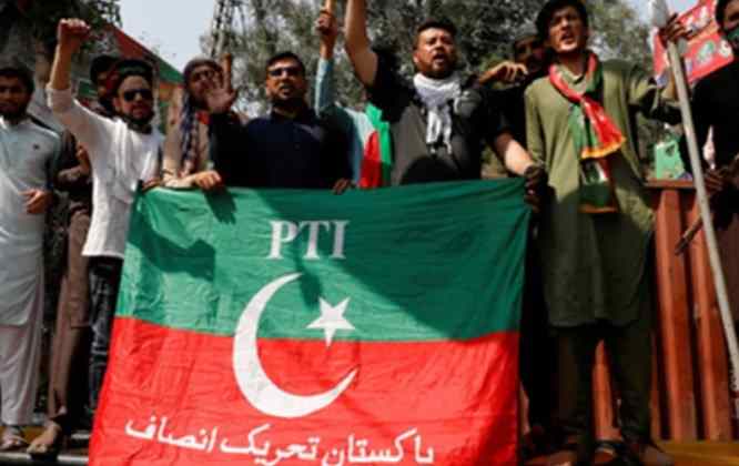 पाकिस्तान: इमरान खान की पार्टी PTI के 47 नेताओं को 10 साल की सजा, हिंसक प्रदर्शनों में दोषी करार