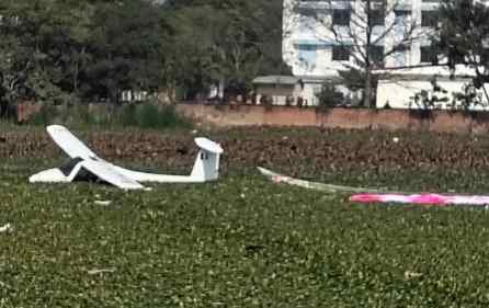 प्रयागराज में वायुसेना का प्रशिक्षण विमान दुर्घटनाग्रस्त, तालाब में गिरने से टला बड़ा हादसा, दोनों पायलट सुरक्षित