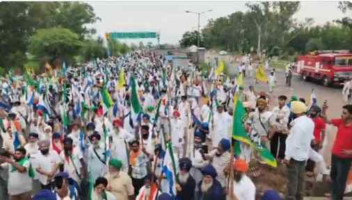 Farmer Protest News: दिल्ली बॉर्डर से लौटे किसान, आंदोलन स्थगित लेकिन संघर्ष जारी