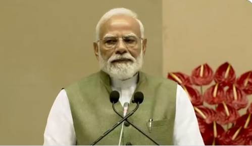 PM Modi ने राम नाथ कोविंद की आत्मकथा का किया विमोचन, बोले- लोकतंत्र की धरोहर बनेगी पुस्तक