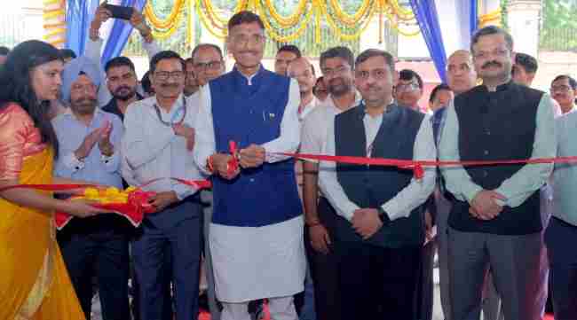 दिल्ली में 14 मंजिला रोबोटिक मल्टीलेवल कार पार्किंग का उद्घाटन, संजय सेठ बोले- आधुनिक तकनीक से मिलेगी बड़ी राहत