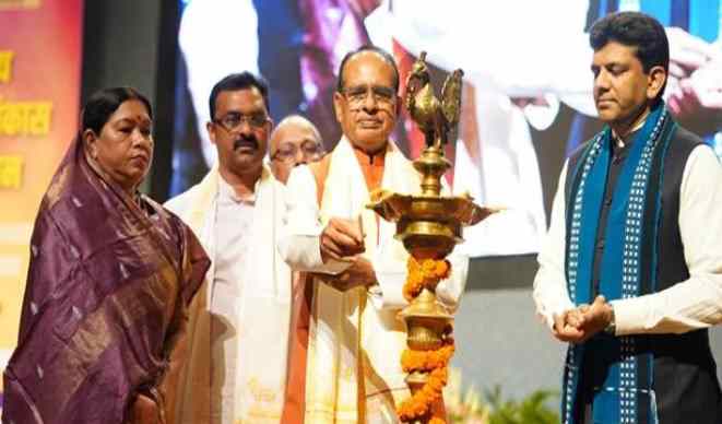 ग्रामीण विकास सम्मेलन में शिवराज सिंह चौहान का बड़ा संदेश, विकसित भारत के लिए गांवों पर फोकस