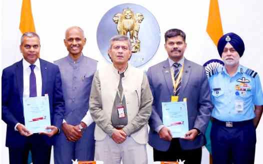 SAT-SAAW Weapon | 810 करोड़ का करार क्यों? भारतीय वायुसेना की ताकत बढ़ाने की तैयारी  