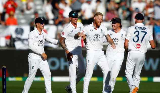 पर्थ टेस्ट के पहले दिन 19 विकेट गिरे, इंग्लैंड की पकड़ मजबूत; स्टोक्स और स्टार्क का शानदार प्रदर्शन