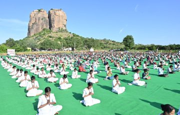 प्रधानमंत्री ने आंध्र प्रदेश की योगांध्र 2025 पहल की सराहना की