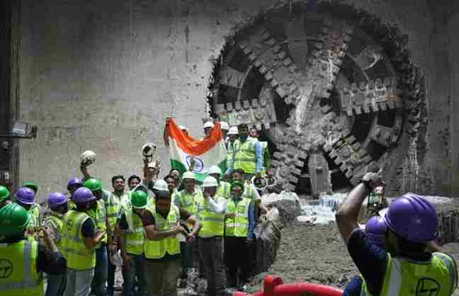 Kolkata Metro News: पर्पल लाइन पर TBM ‘दुर्गा’ ने किया सफल ब्रेकथ्रू
