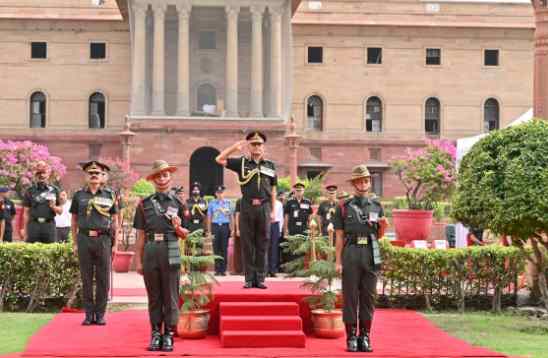 जनरल उपेंद्र द्विवेदी हुए सेवानिवृत्त, सेना के आधुनिकीकरण को दी नई दिशा