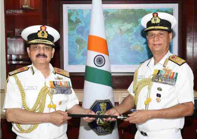 वाइस एडमिरल अजय कोचर ने संभाला नौसेना उप प्रमुख पद: राष्ट्रीय युद्ध स्मारक पर दी श्रद्धांजलि