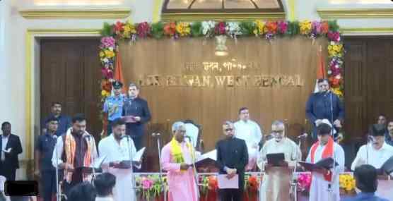 पश्चिम बंगाल में बीजेपी सरकार का बड़ा मंत्रिमंडल विस्तार: 35 विधायकों ने ली शपथ, 41 मंत्रियों की नई टीम तैयार 