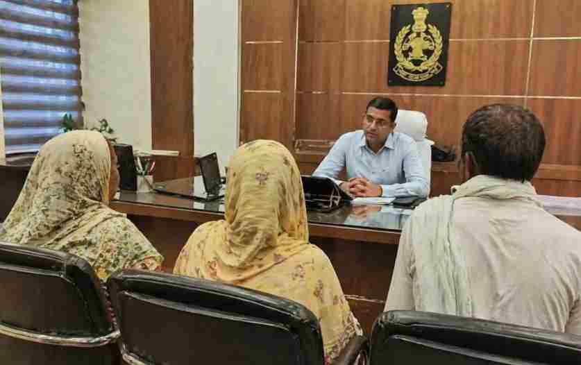 MP पंचायत का बड़ा कारनामा: 3 जिंदा लोगों को मृत दिखाकर रोकी पेंशन, सचिव सस्पेंड