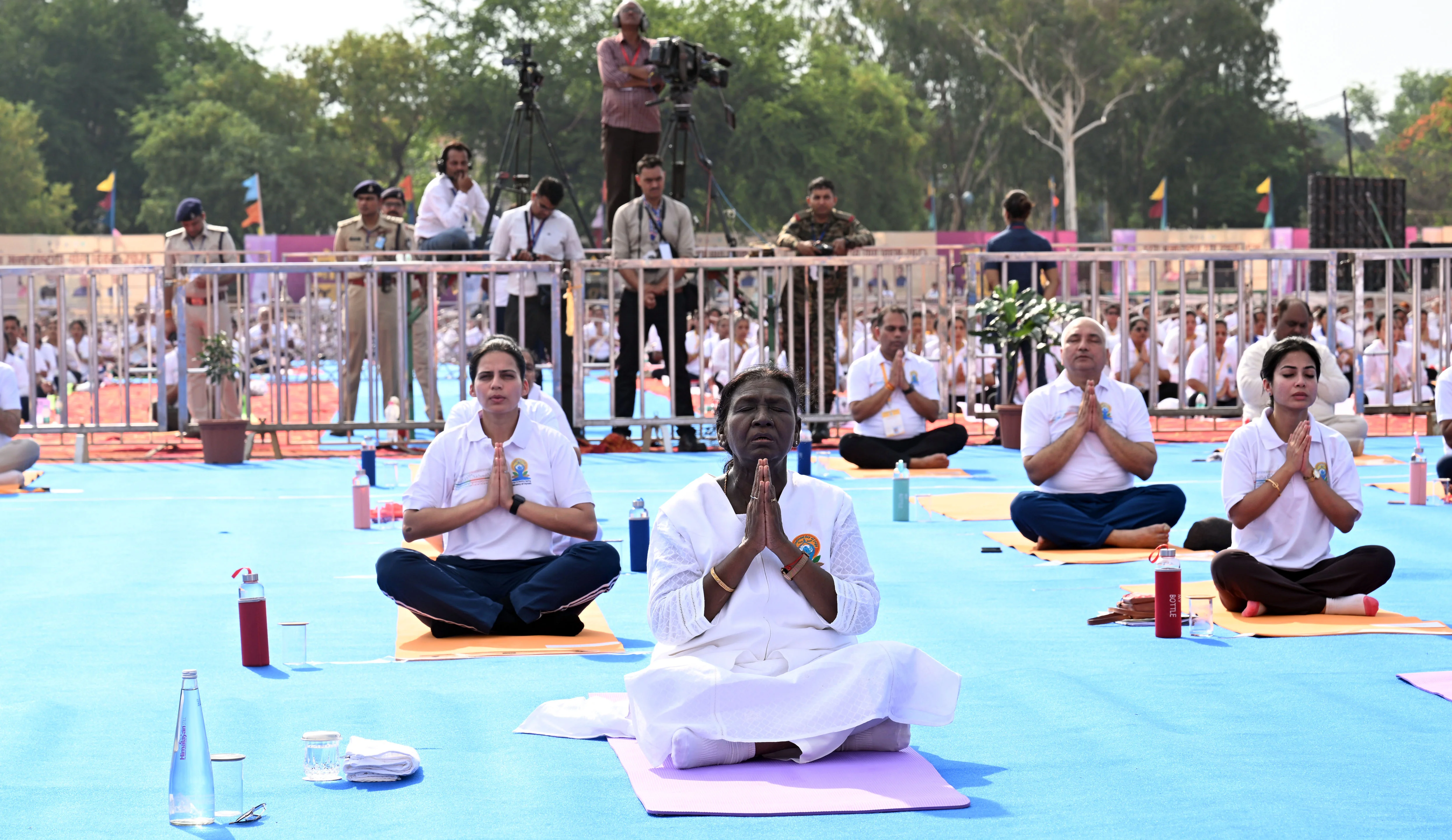अंतर्राष्ट्रीय योग दिवस 2026: जबलपुर में 5000 साधकों संग योगमय हुआ मध्यप्रदेश, राष्ट्रपति मुर्मु ने दिया स्वास्थ्य और संतुलन का संदेश