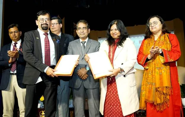 ONGC का बड़ा कदम: एकलव्य विद्यालयों के विकास हेतु एनएसटीएफडीसी से एमओयू